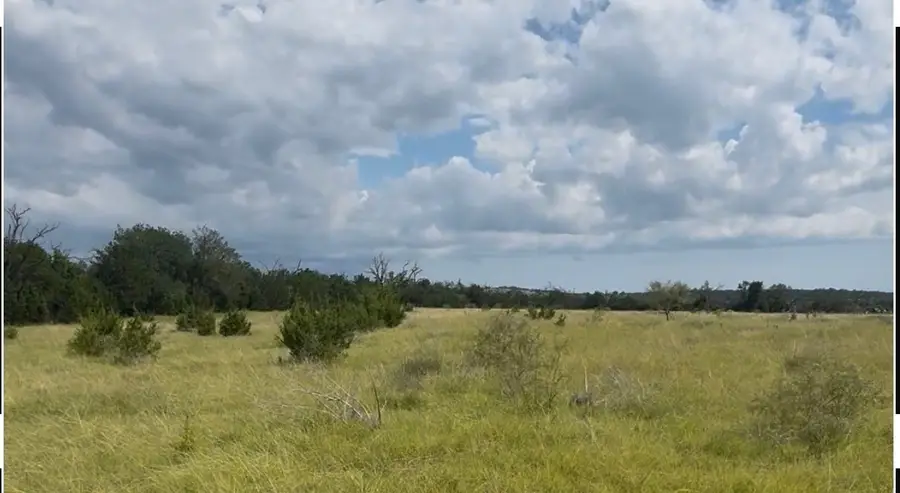 7523 N Grape Rd, Fredericksburg, TX 78624 - #2