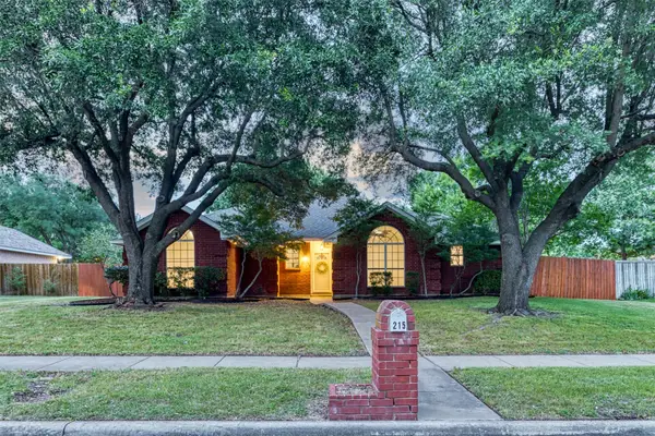 215 Barbara Way, Red Oak, TX 75154
