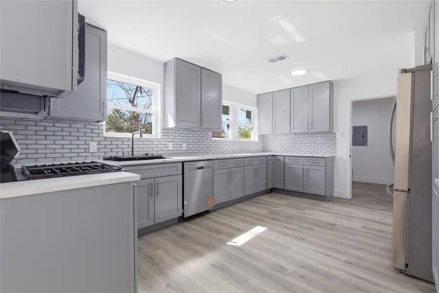 661 Oak Drive, Hurst, TX 76053 - #3