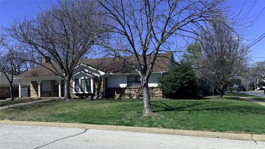 520 Baker Drive, Hurst, TX 76054 - #2