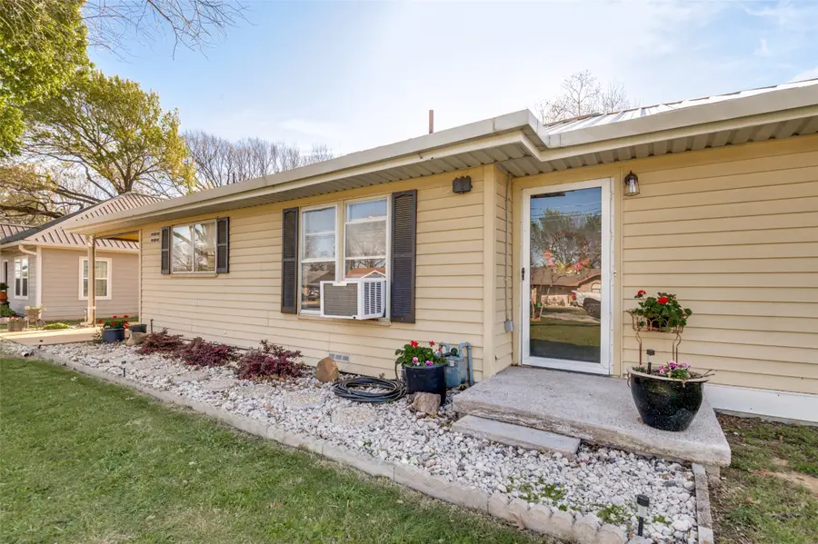 107 W Adkins Street, Seagoville, TX 75159 - #2