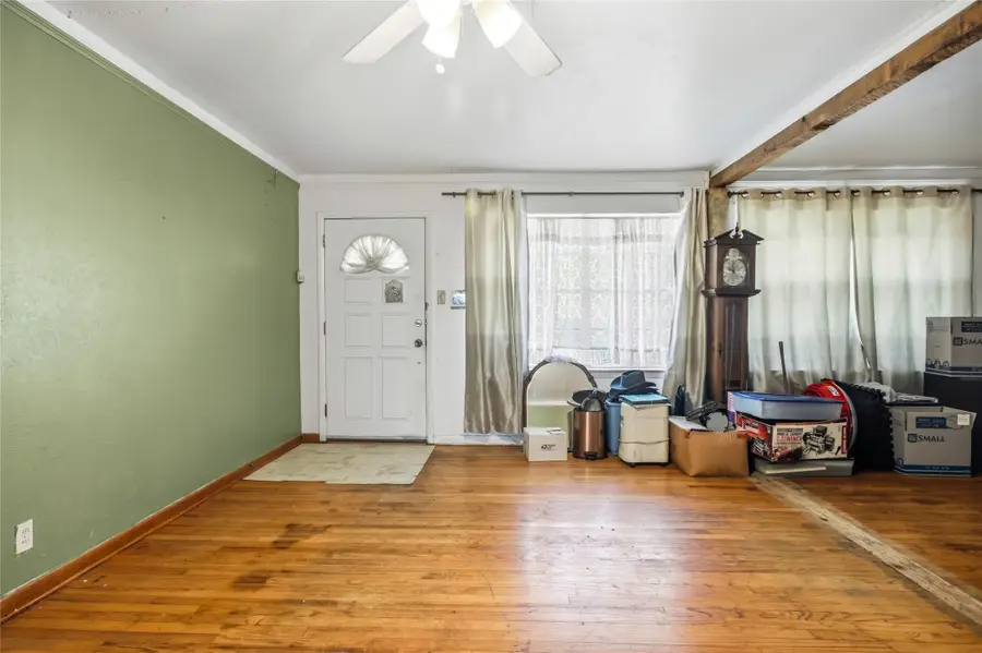 3557 Montreal Circle, Haltom City, TX 76117 - #3