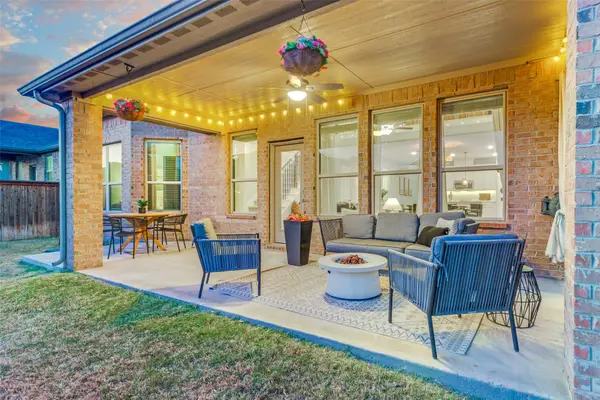 208 Lemley Drive, Fort Worth, TX 76131