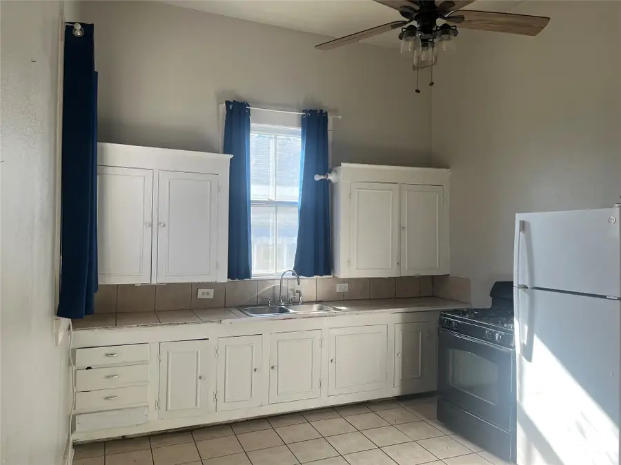 3607 Washington Street, Greenville, TX 75401 - #3