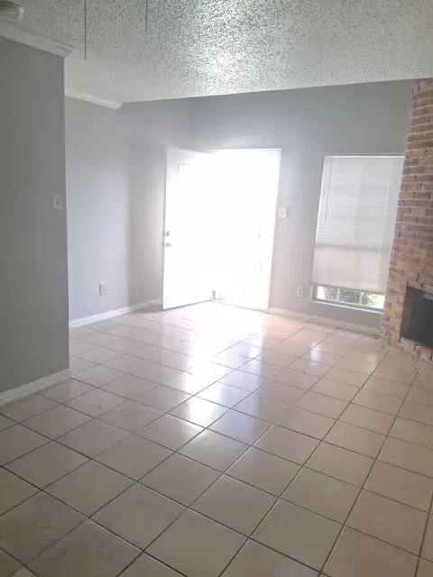 9459 Olde Towne Row, Dallas, TX 75227