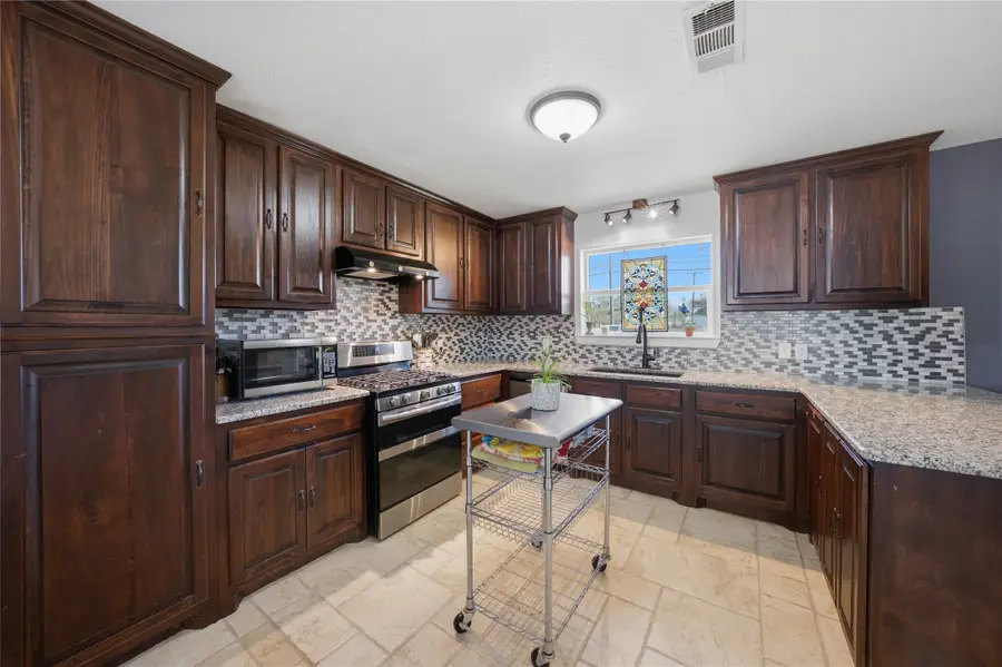 845 Griffith Avenue, Terrell, TX 75160 - #3