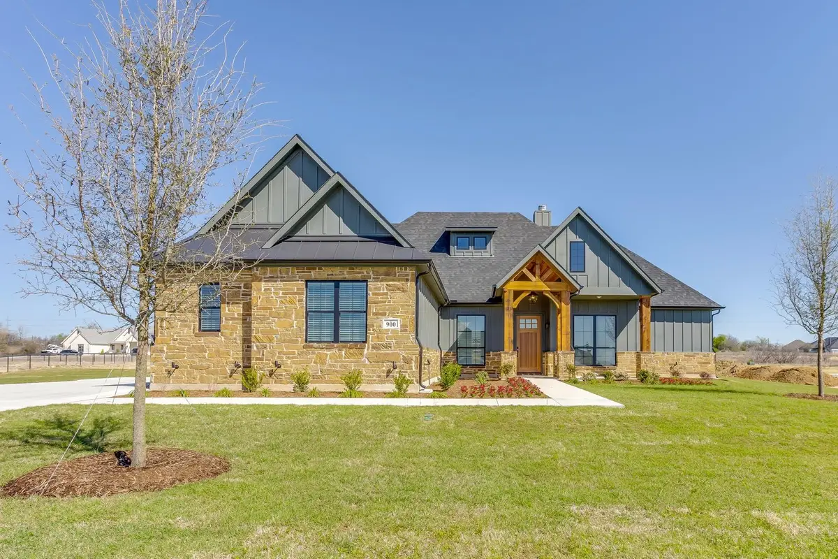 900 Medaris Way, Azle, TX 76020 - #1