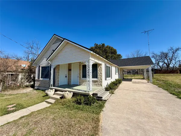 107 S Harrison Street, West, TX 76691