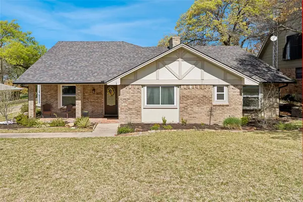7704 Skylake Drive, Fort Worth, TX 76179