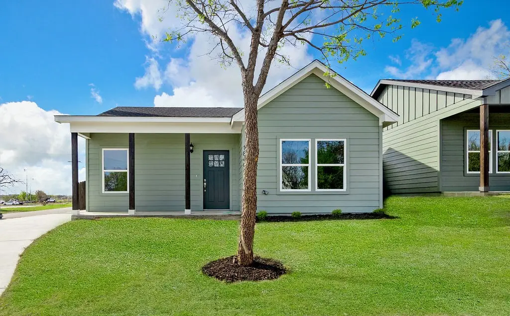 1840 E Broadway Avenue, Fort Worth, TX 76104 - #1