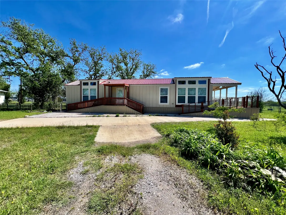 711 S Main Street, Carbon, TX 76435 - #1