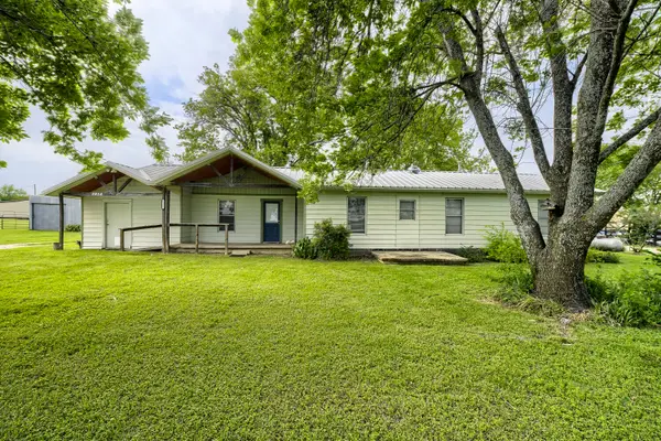 6375 Retta Mansfield Road, Burleson, TX 76028