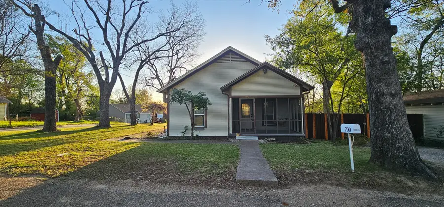 700 S Live Oak Street, Canton, TX 75103 - #2