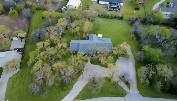 154 Stonewood Boulevard, Bartonville, TX 76226