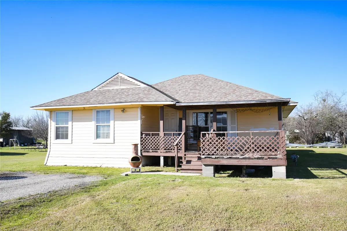 520 W Oak Street, Gunter, TX 75058 - #1