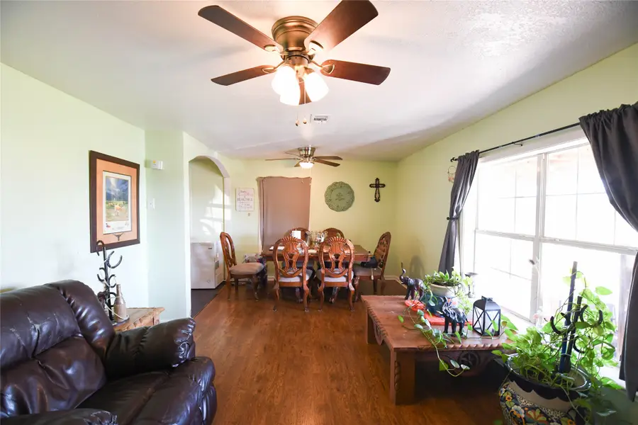 520 W Oak Street, Gunter, TX 75058 - #3