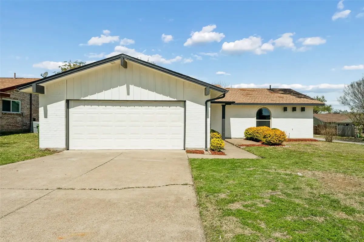 701 Salsbury Circle, Arlington, TX 76014 - #1