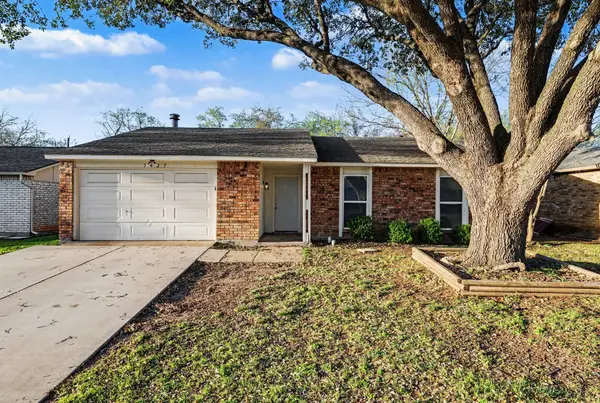 7427 Sandhurst Lane N, North Richland Hills, TX 76182