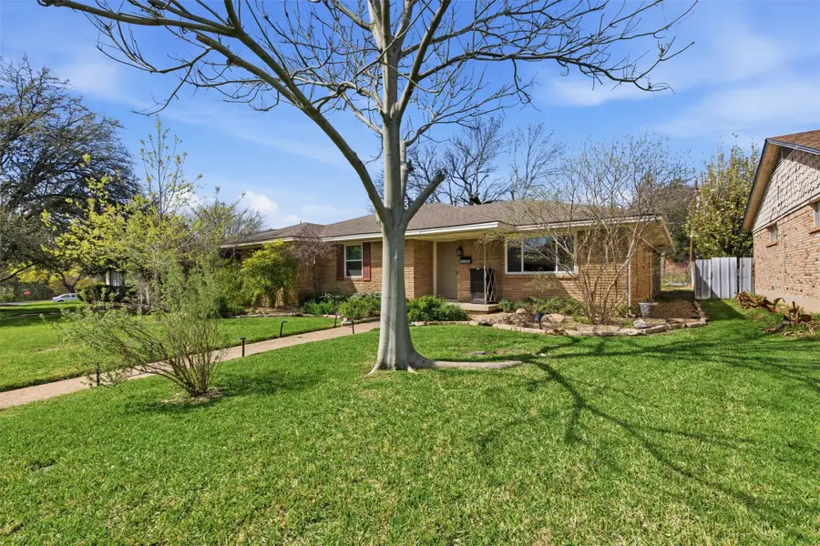 3055 Cliff Creek Drive, Dallas, TX 75233 - #2