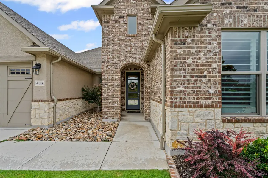 9608 Creekwood Drive, Denton, TX 76207 - #2