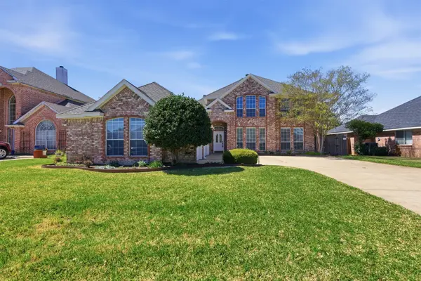 2302 Whisperton Drive, Arlington, TX 76016
