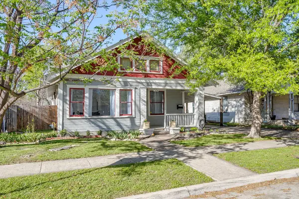 1014 W Arlington Avenue, Fort Worth, TX 76110