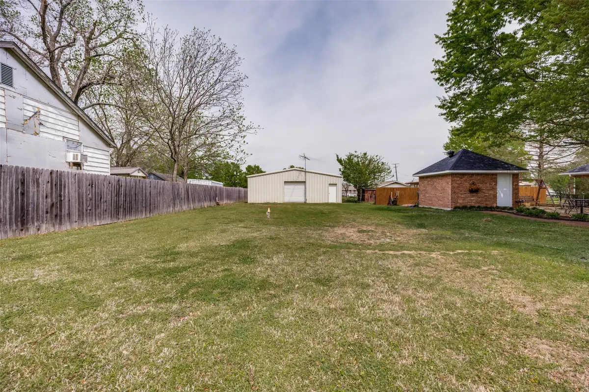 305 Buchanan Street, Whitesboro, TX 76273 - #1