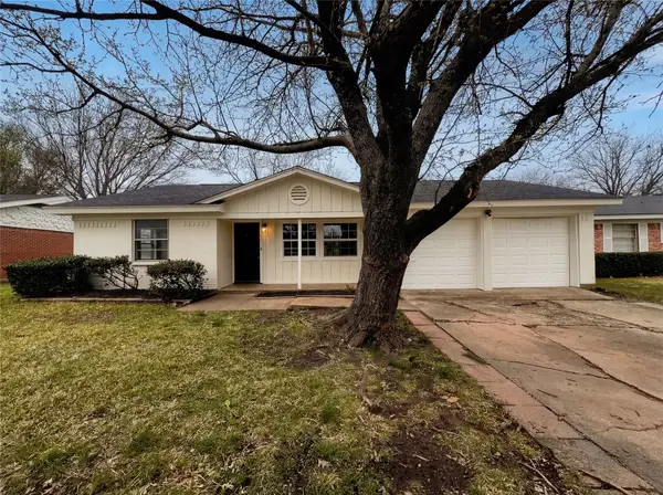 802 N Hughes Street, Howe, TX 75459