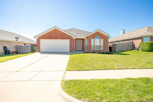 1217 Meadow Glen, Crowley, TX 76036