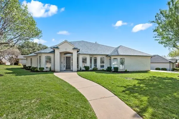 24 W Hillside Place, Trophy Club, TX 76262