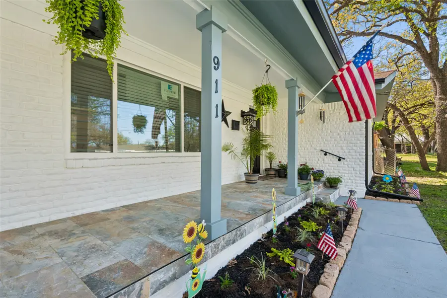 911 Vine Street, Euless, TX 76040 - #3