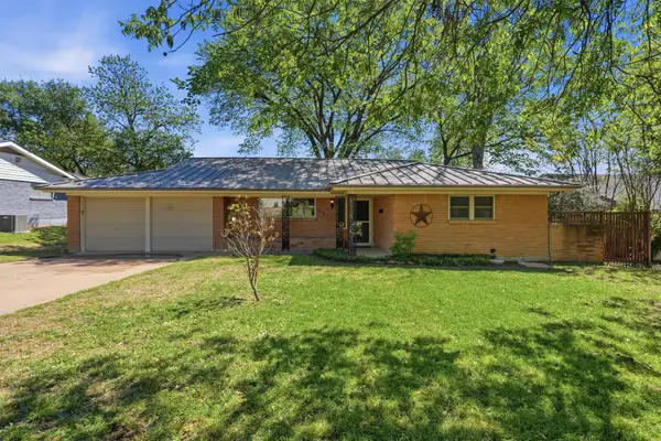 4105 Springbranch Drive, Benbrook, TX 76116