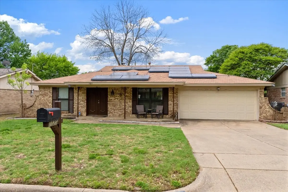 1025 Livingston Drive, Hurst, TX 76053 - #1