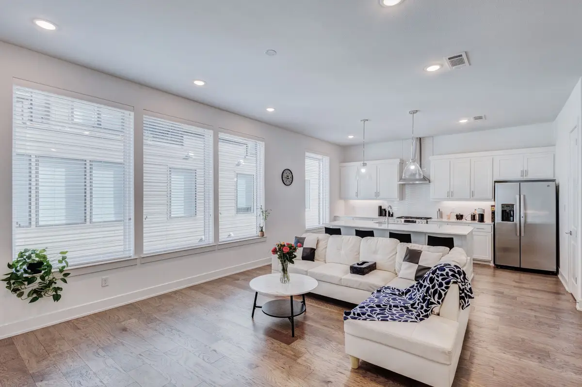 114 E Chester Court, Dallas, TX 75203 - #1