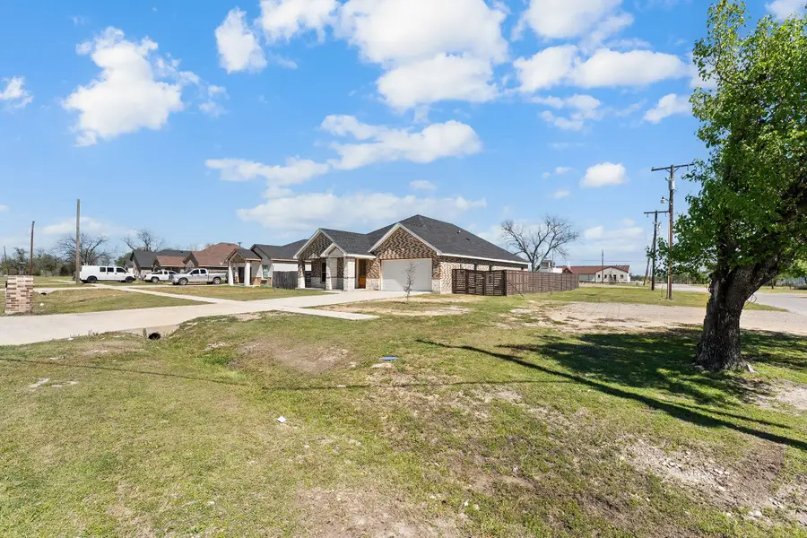 809 S Adelaide Street, Terrell, TX 75160 - #3