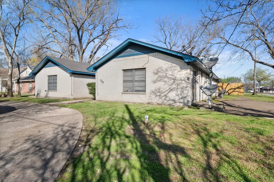 700 W 3rd Avenue, Corsicana, TX 75110 - #2