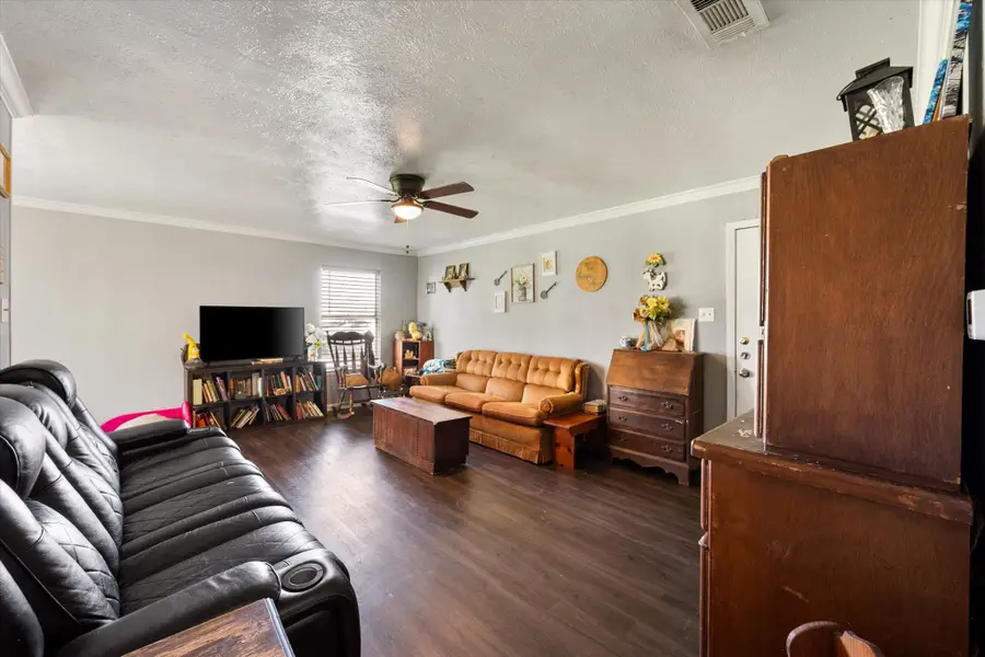 700 W 3rd Avenue, Corsicana, TX 75110 - #3