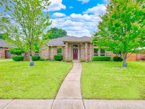 269 E Ridgegate Drive, Garland, TX 75040