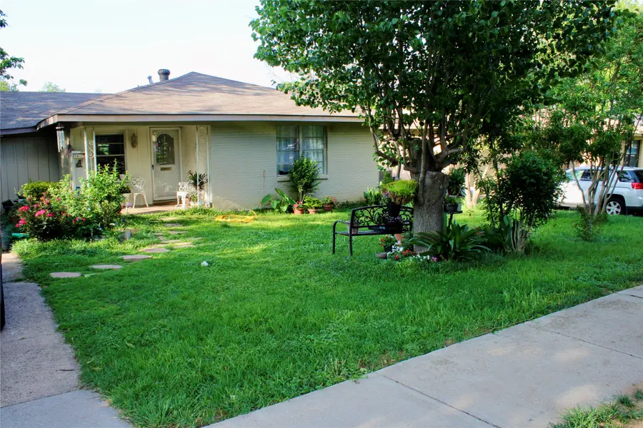 215 E 15th Street, Irving, TX 75060 - #2