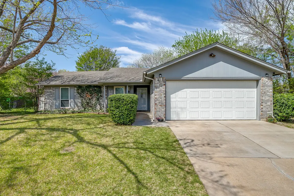 512 Parkridge Boulevard, Burleson, TX 76028 - #1