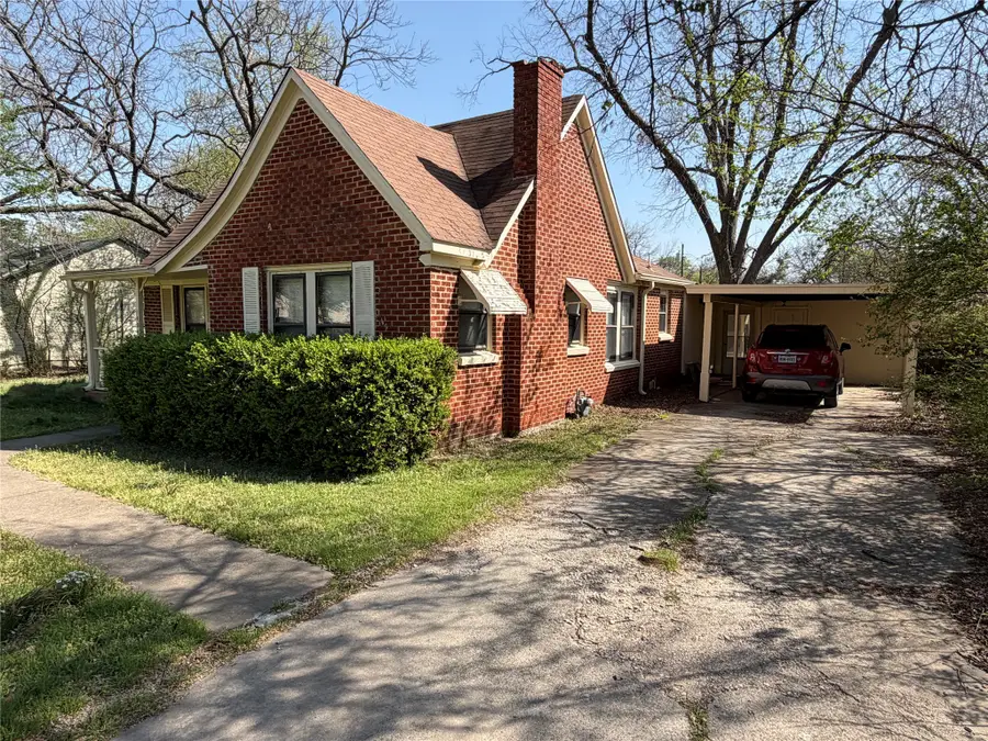 1404 E Tennie Street, Gainesville, TX 76240 - #2