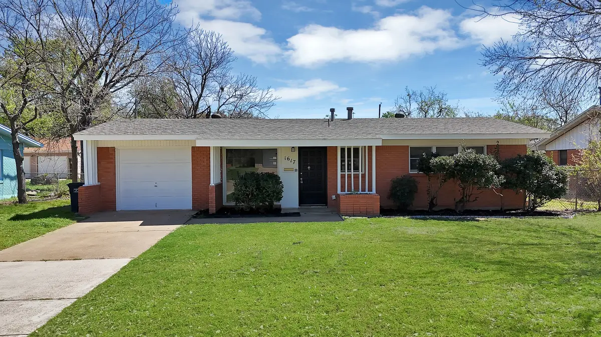 1617 Grantland Circle, Fort Worth, TX 76112 - #1