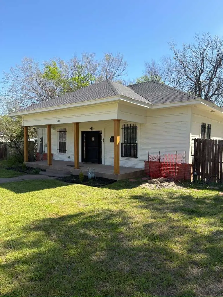 908 N Virginia Street, Terrell, TX 75160 - #2