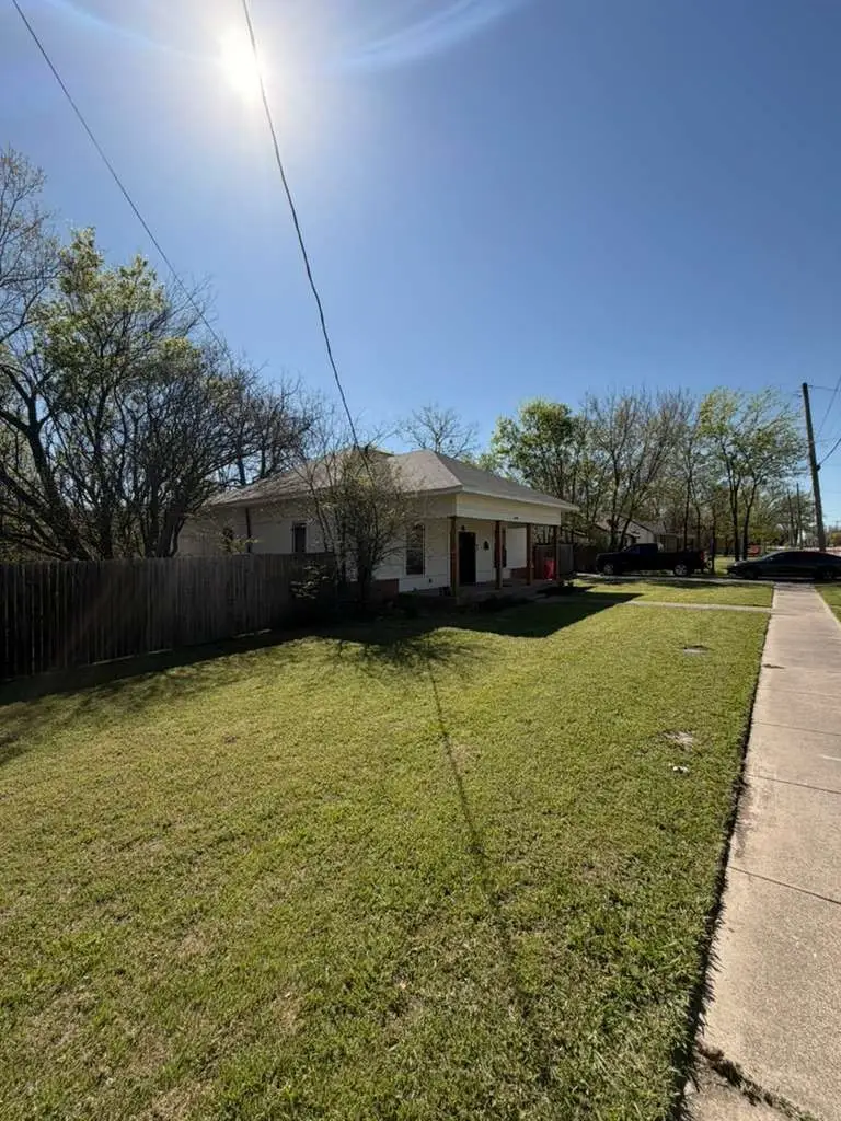 908 N Virginia Street, Terrell, TX 75160 - #3