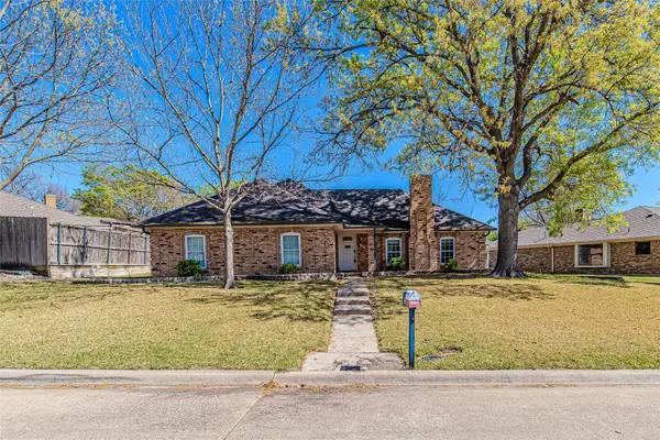 903 Village Green Drive, Rockwall, TX 75087