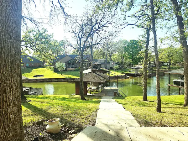 112 Greenwood Drive, Trinidad, TX 75163