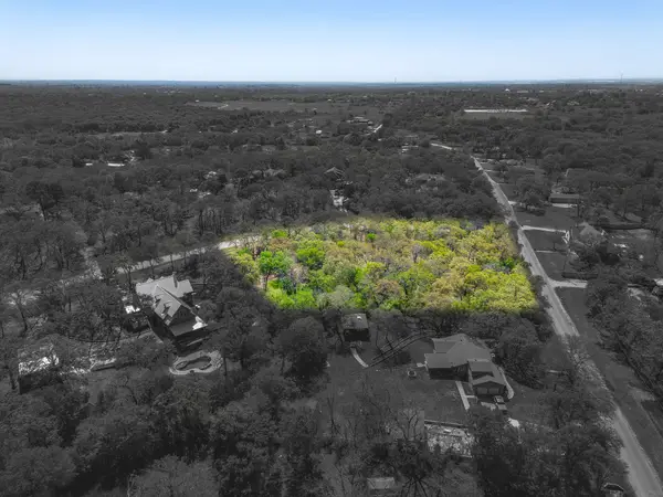 1000 Crazy Horse Trail, Burleson, TX 76028