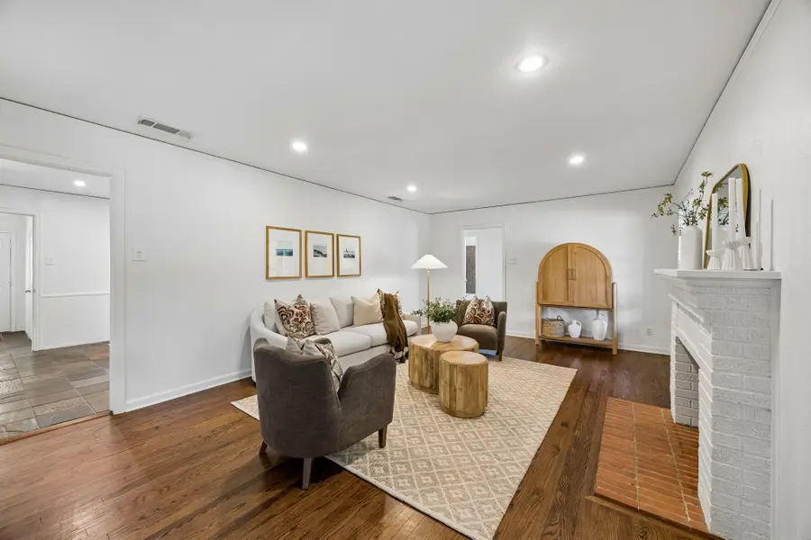 9262 Forest Hills Boulevard, Dallas, TX 75218 - #3