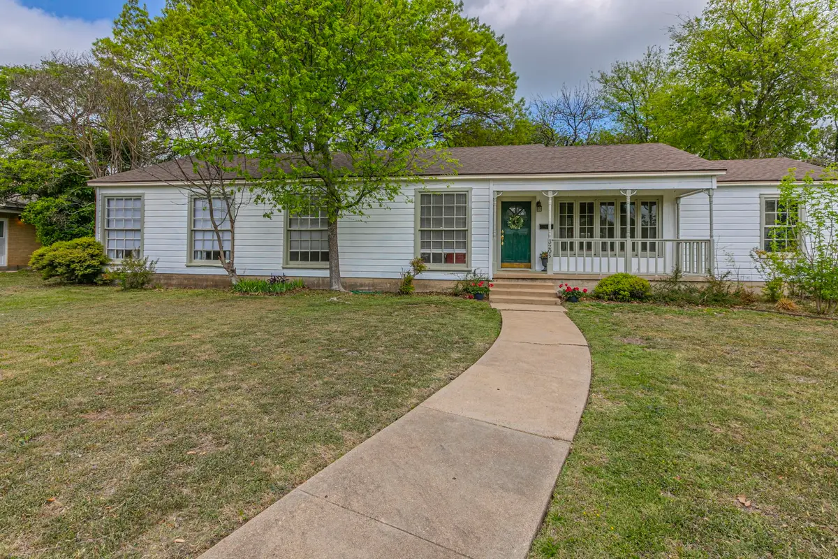 3205 Live Oak Avenue, Waco, TX 76708 - #1