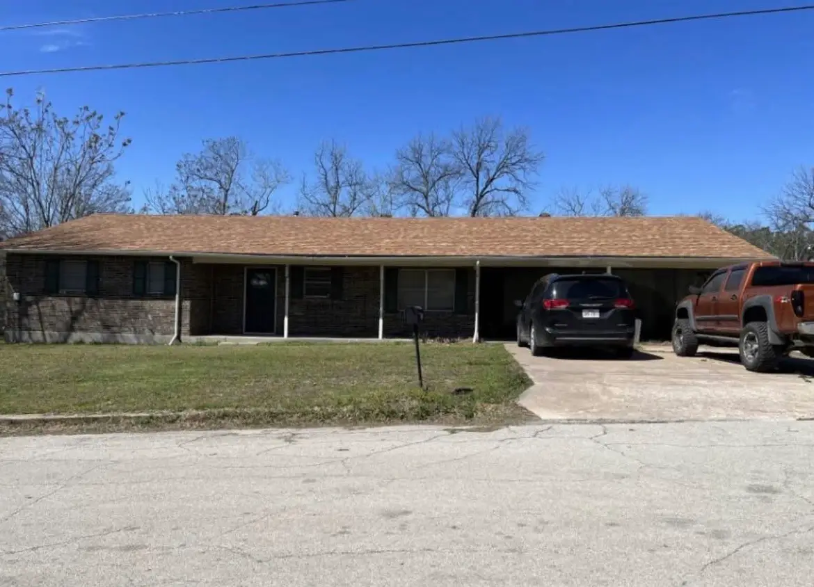 809 N Travis Street, Comanche, TX 76442 - #1